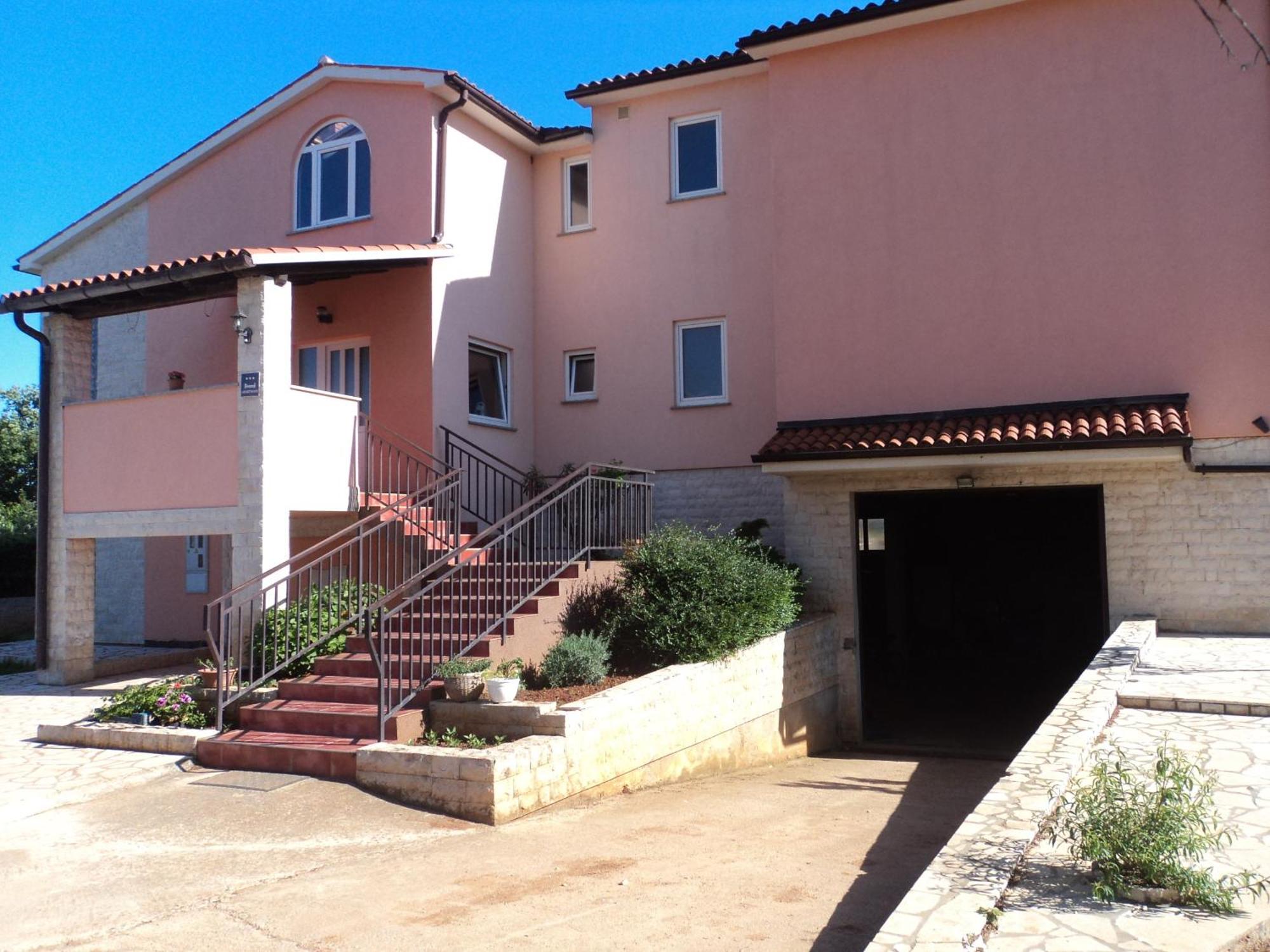 Apartments Vera Liznjan Exterior photo